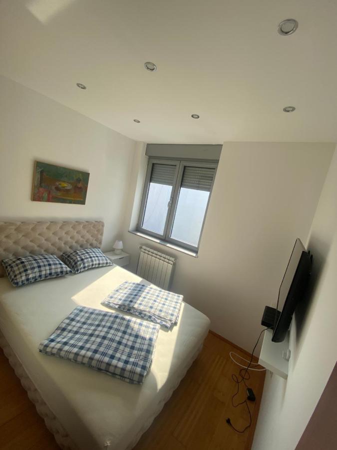 Sofy Center Apartment Нови-Сад Экстерьер фото